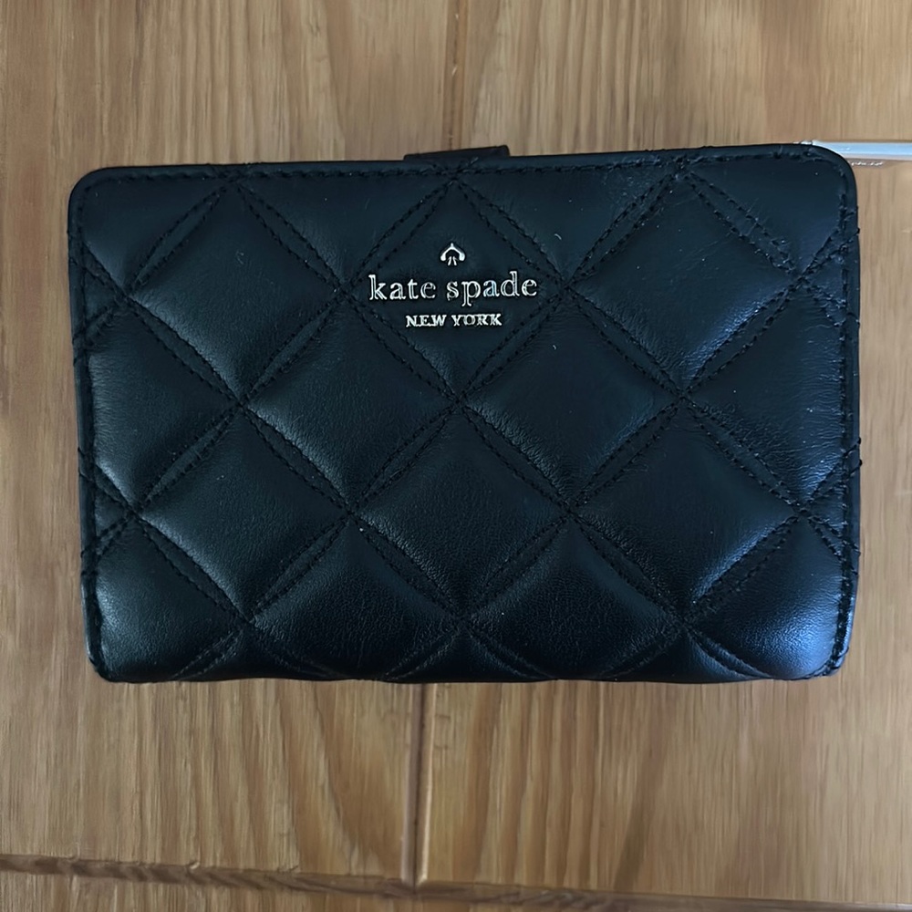 Kate Spade zippered wallet brand new black in color small